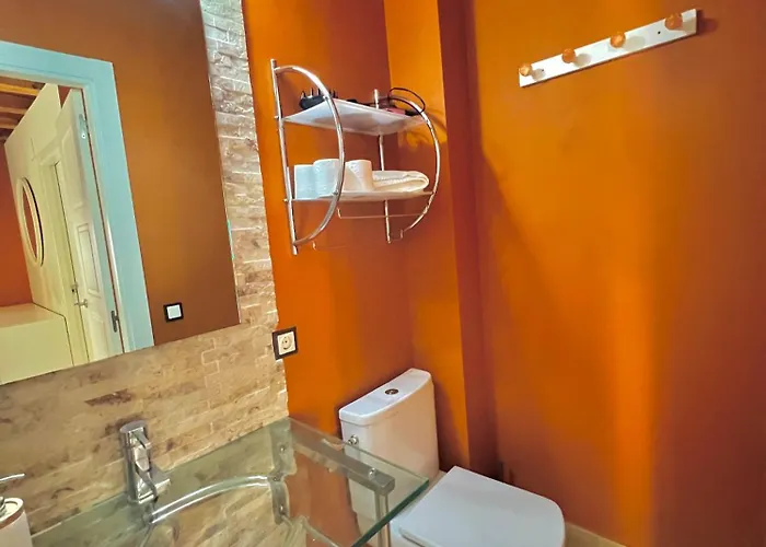 Unico En El Corazon De Segovia